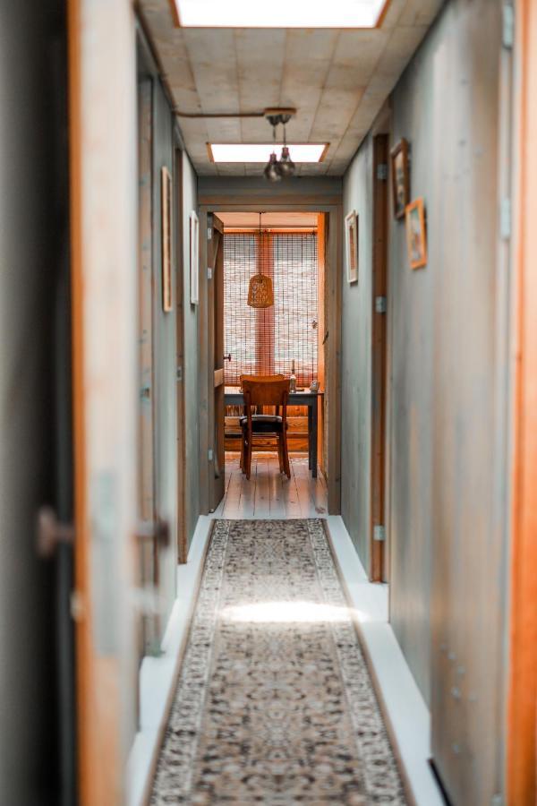 In De Aap - Appartementen & Guesthouse ベルゲン エクステリア 写真